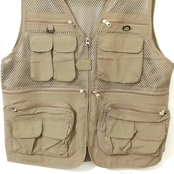 OUTDOOR TAN UTILITY VEST JACKET SIZE 38-40 NWOT - Picture 3 of 7